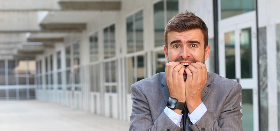 hábitos de pessoas com baixa inteligência emocional 