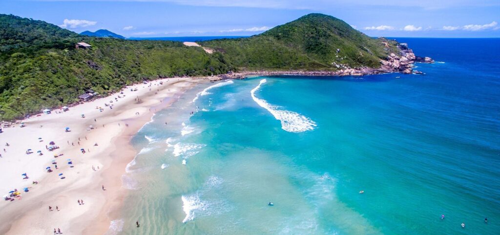 As 10 Melhores Praias do Brasil para Relaxar e se Encantar