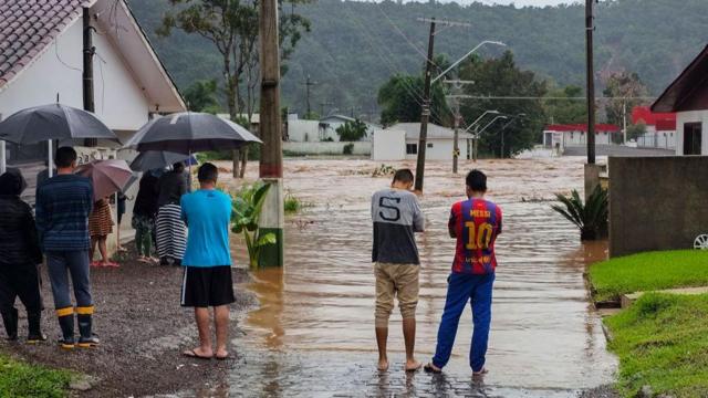 Desabrigados em Rio Grande do Sul